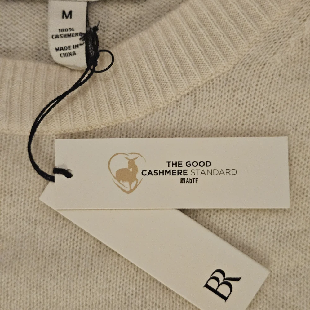 NWT Pristine Banana Republic Soft Cream 100% Cashmere Sweater- Size M - Picture 5 of 10